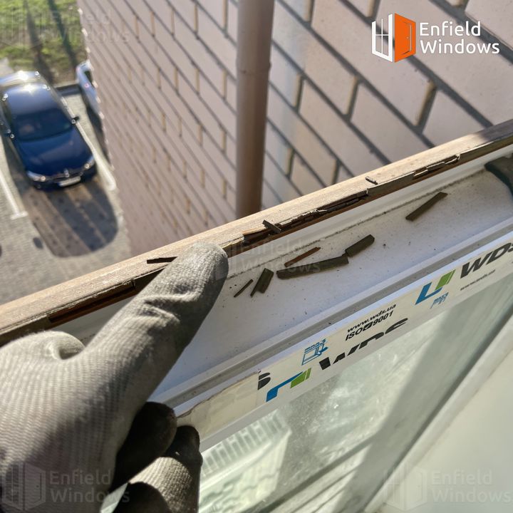 как поменять уплотнитель на пластиковых окнах