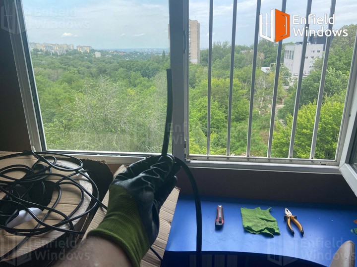 заміна ущільнювачів гумок на пластиковому вікні