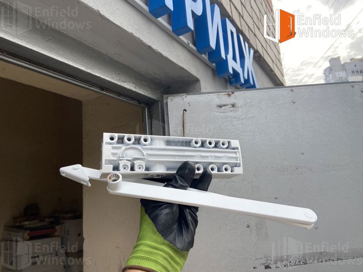 установка доводчика двери днепр