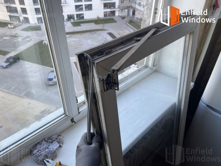 Замена экструдированного уплотнителя окна